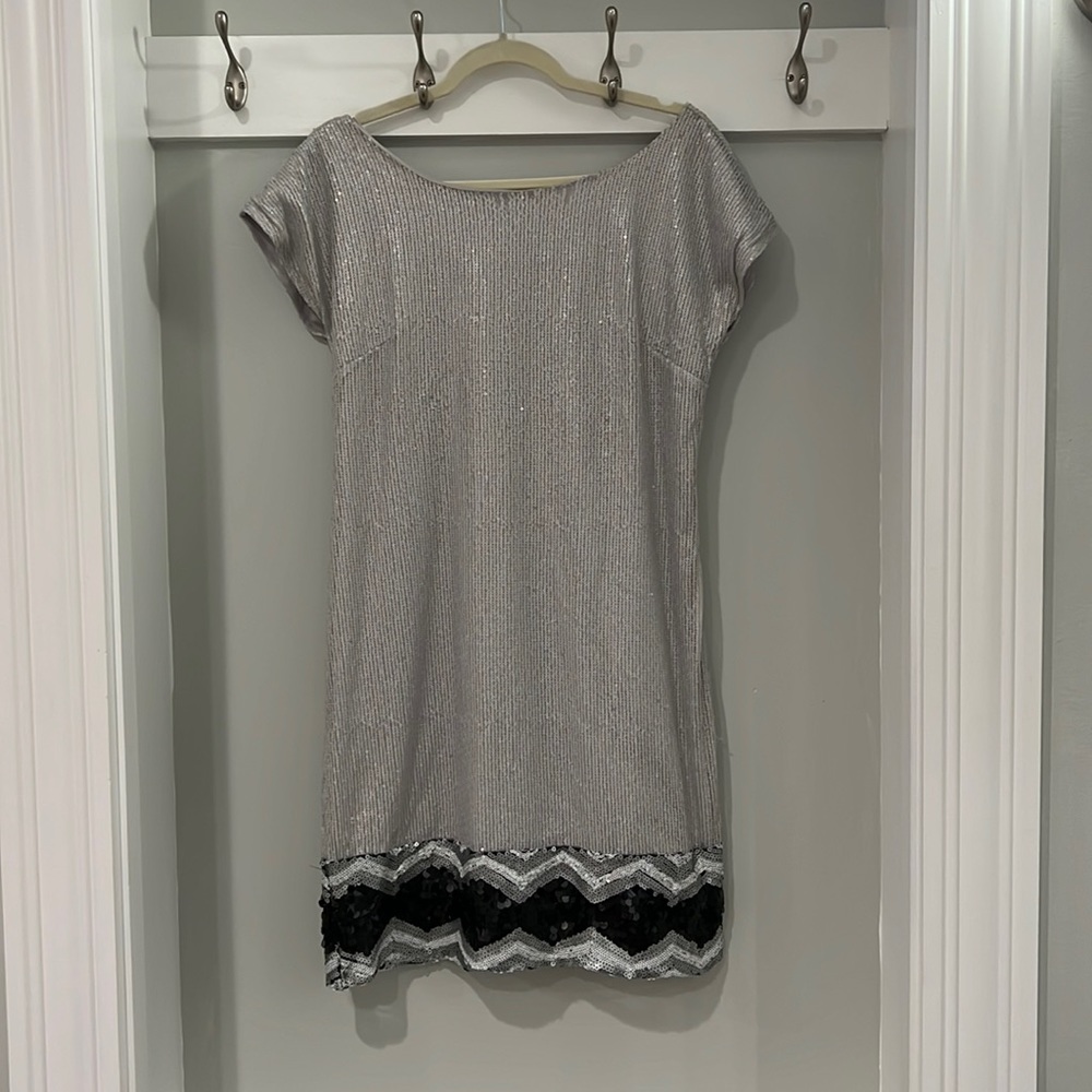 Francesca's Collections Silver Sequin Shift Dress with Black Chevron Hem
